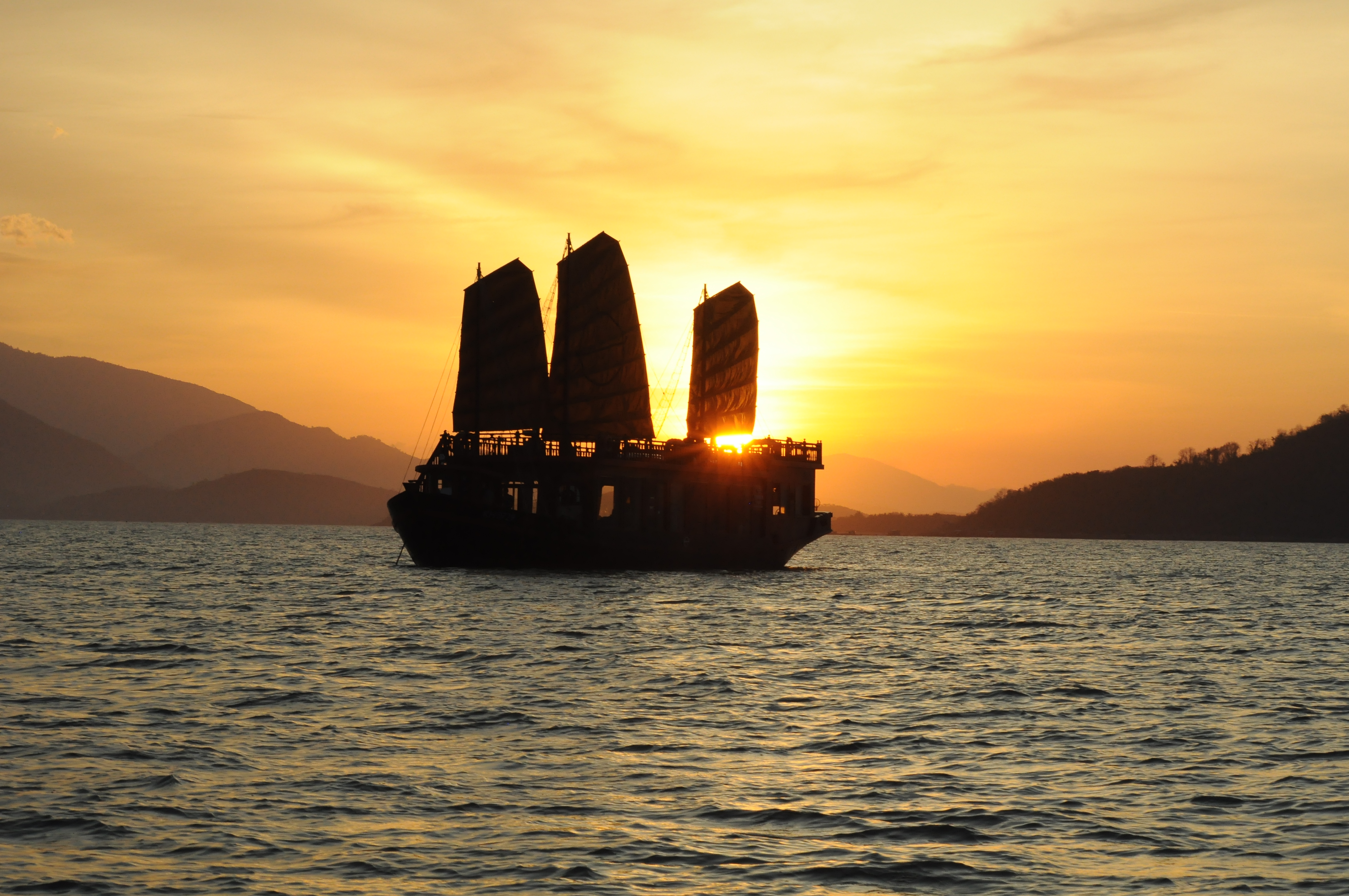Emperor Sails Origin